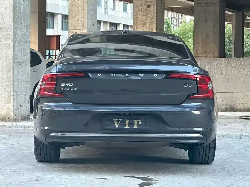 Volvo S90