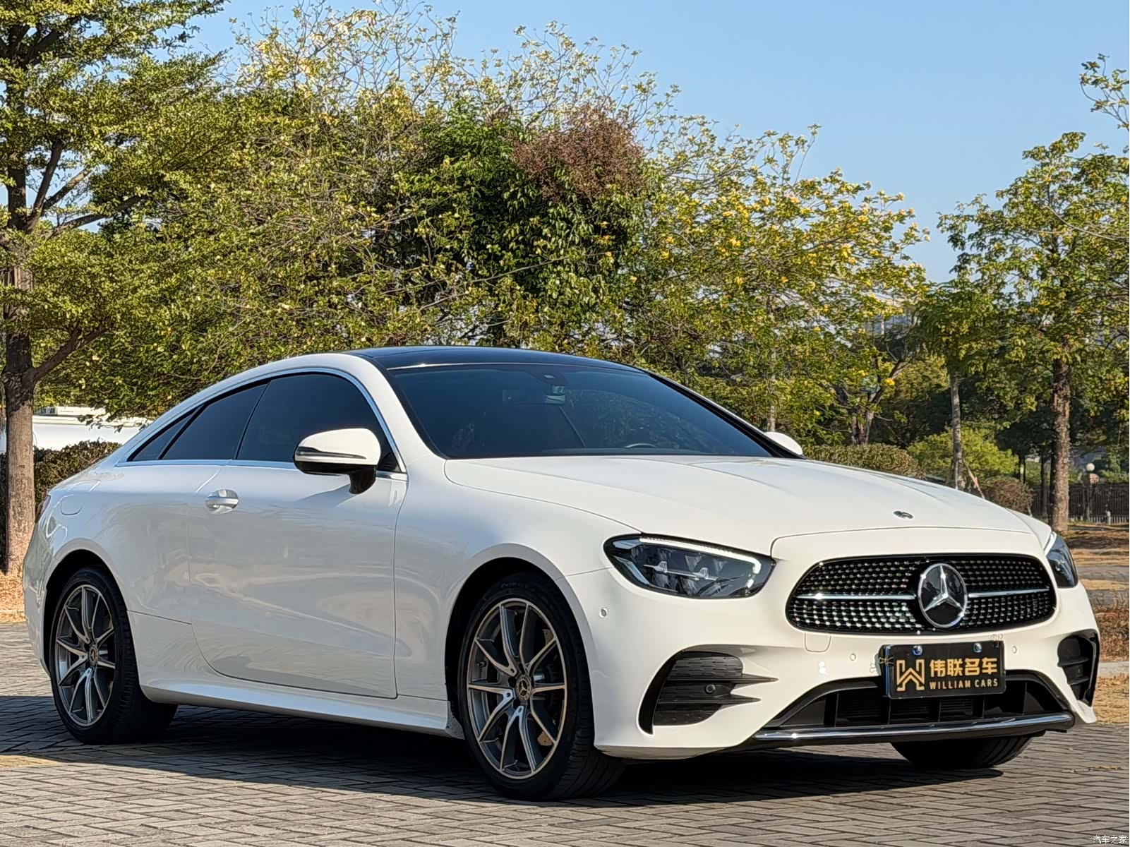 Mercedes-Benz E-Class, 2023 3