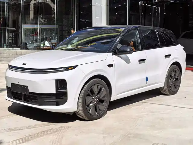 Li Auto L6 2024 — купить из Китая под заказ
