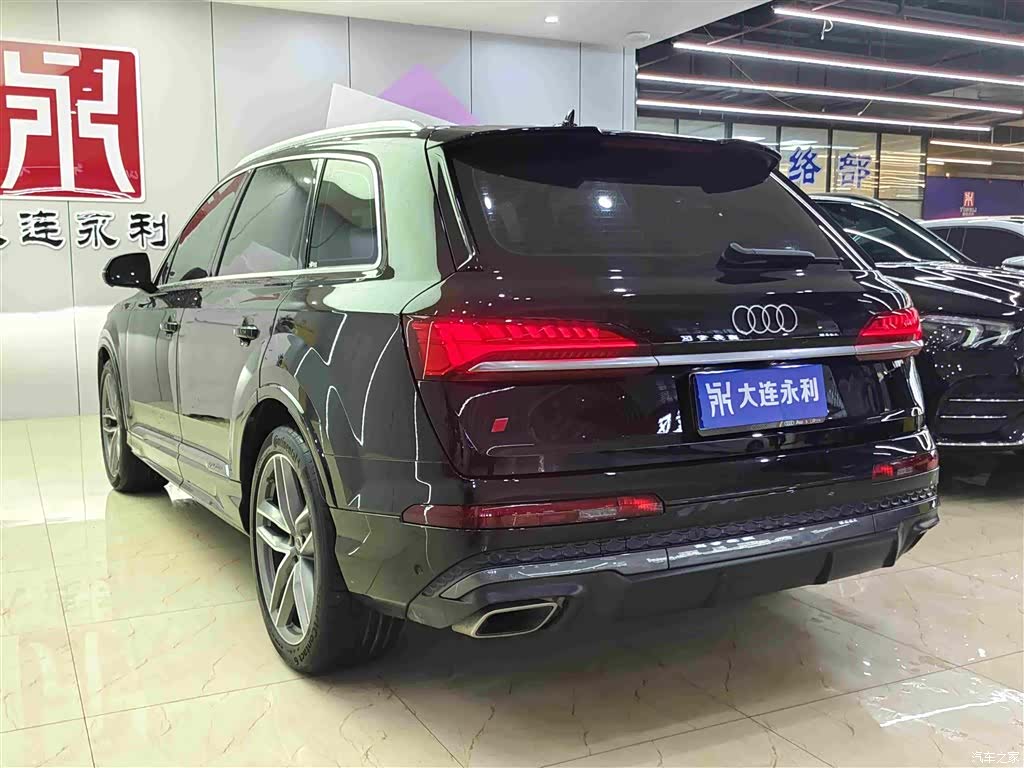 Audi Q7, 2025 4