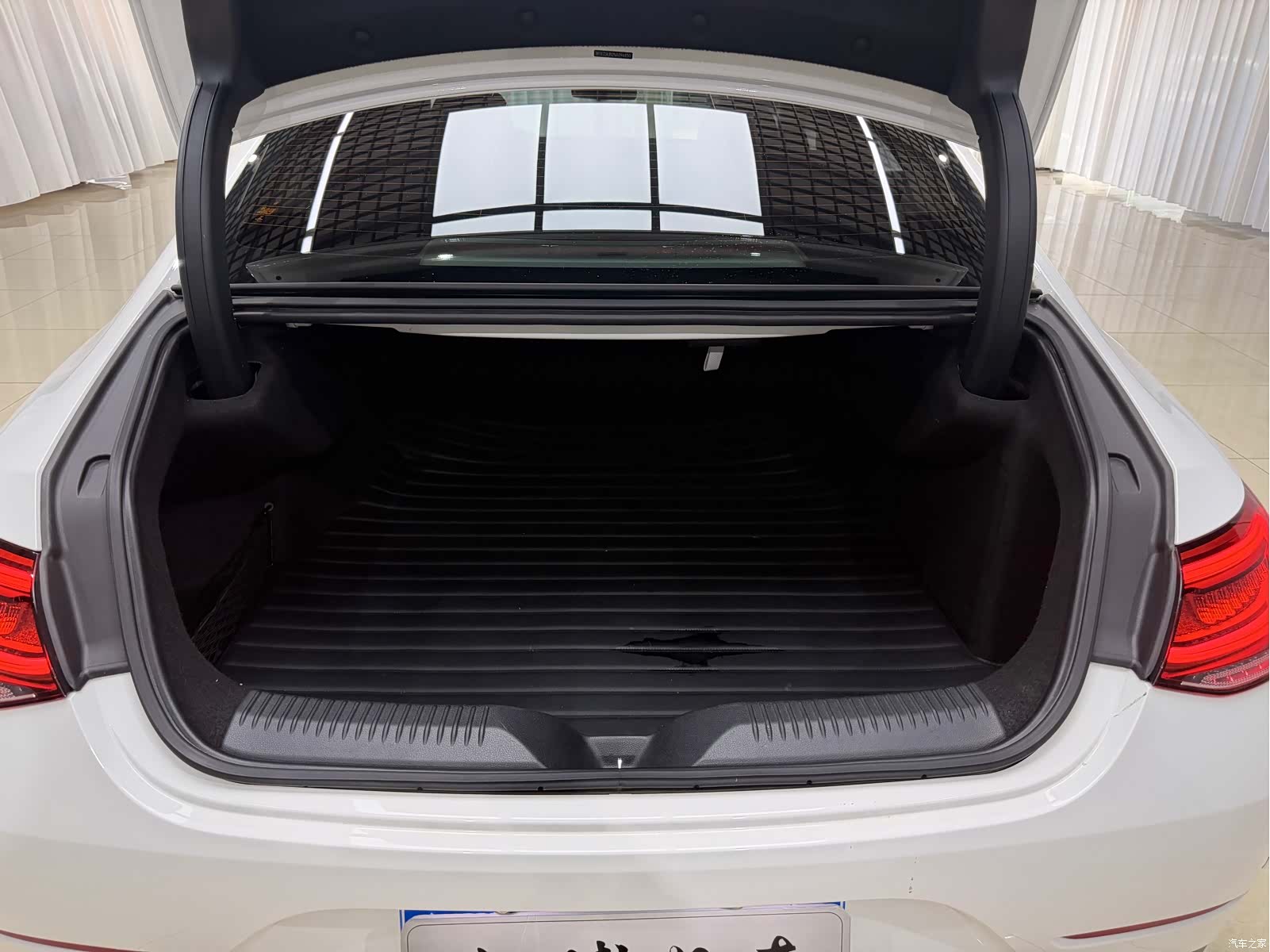 Mercedes-Benz CLS, 2022 16
