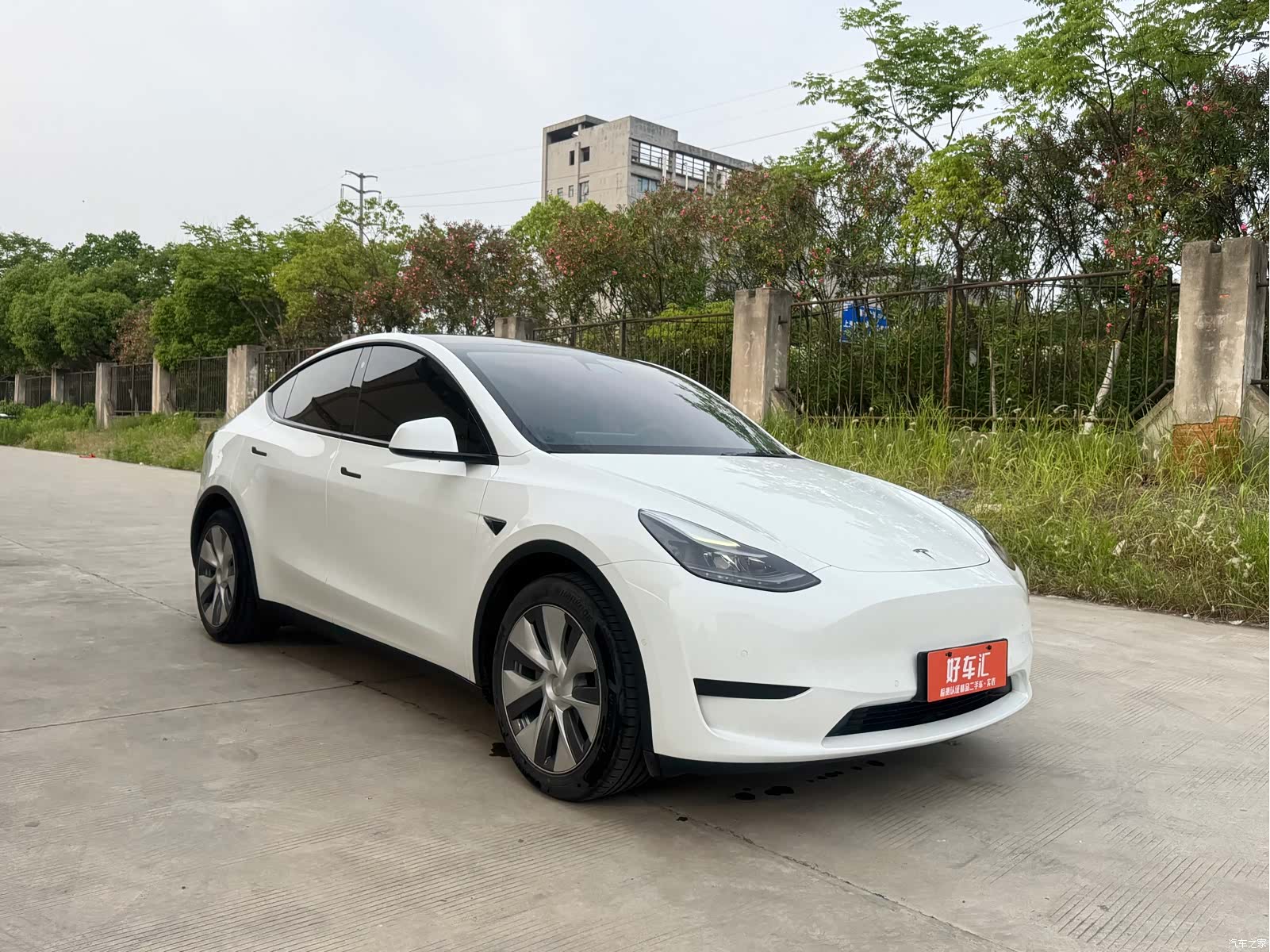 Tesla Model Y, 2022 3