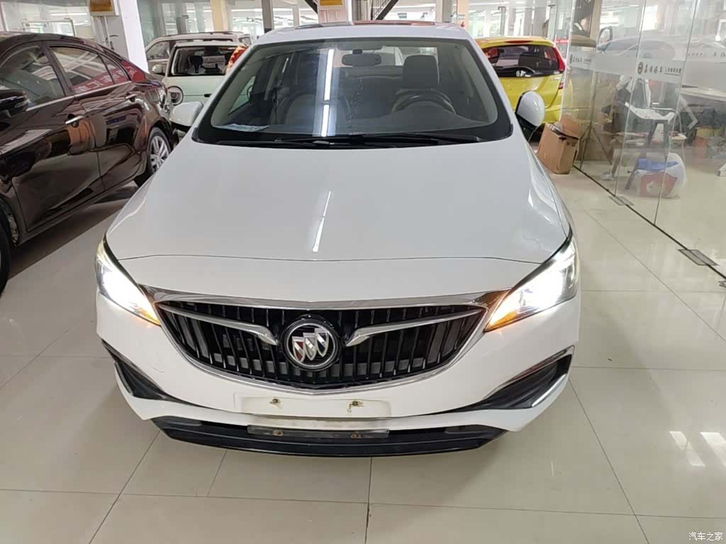 Buick Verano, 2018 3