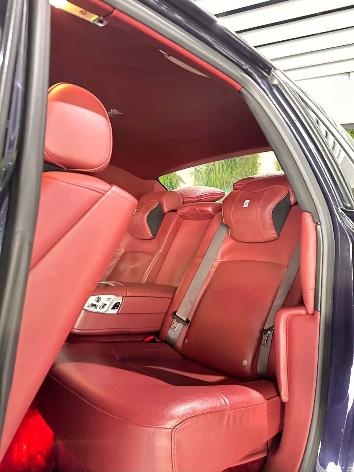 Rolls-Royce Ghost, 2011 7