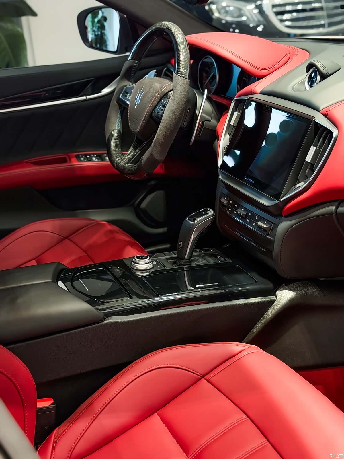 Maserati Ghibli, 2023 9