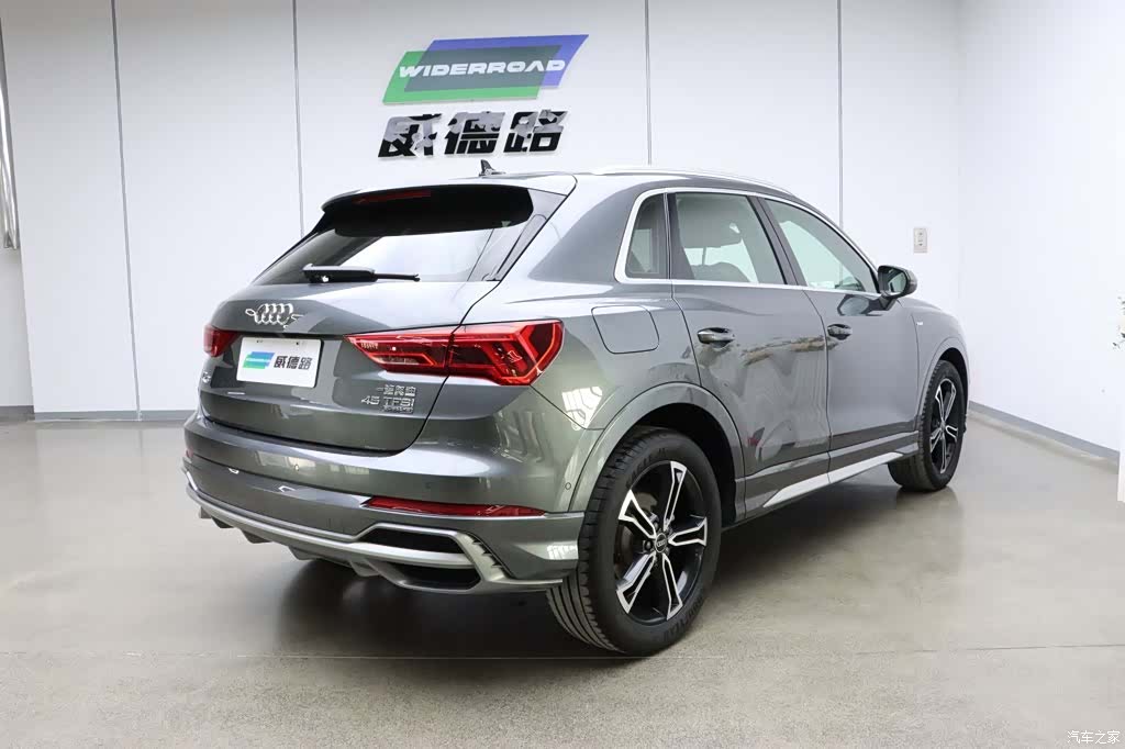 Audi Q3, 2022 4
