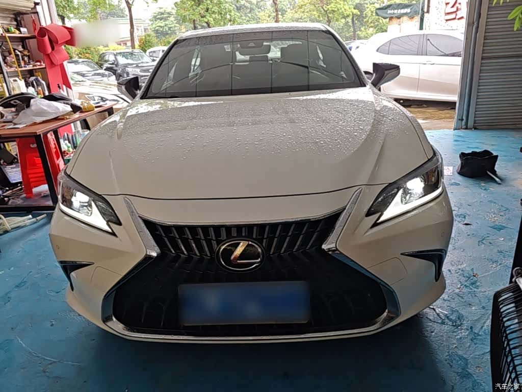 Lexus ES, 2024 3