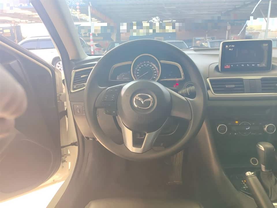Mazda 3 Angkesaila