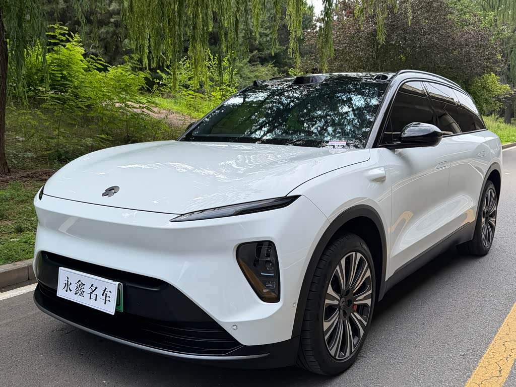 NIO ES8