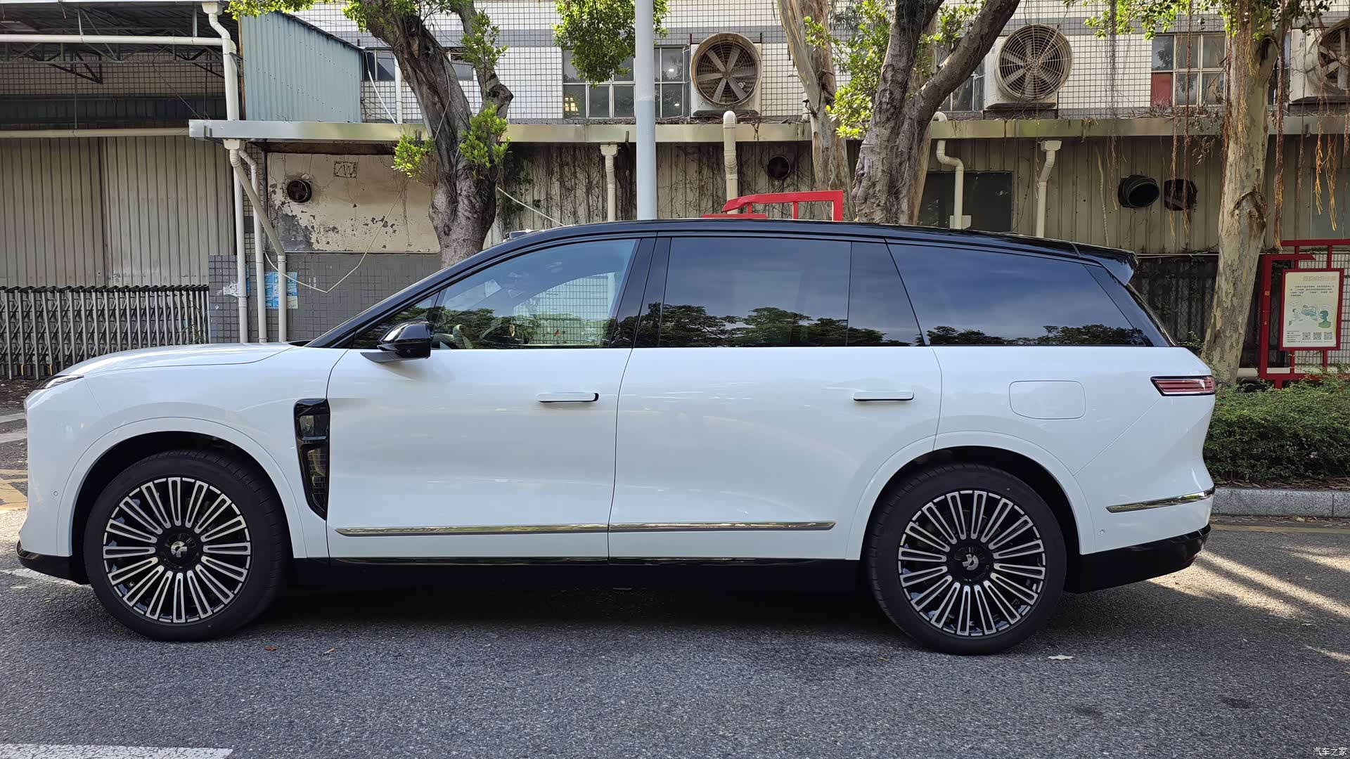 NIO ES8, 2026 10