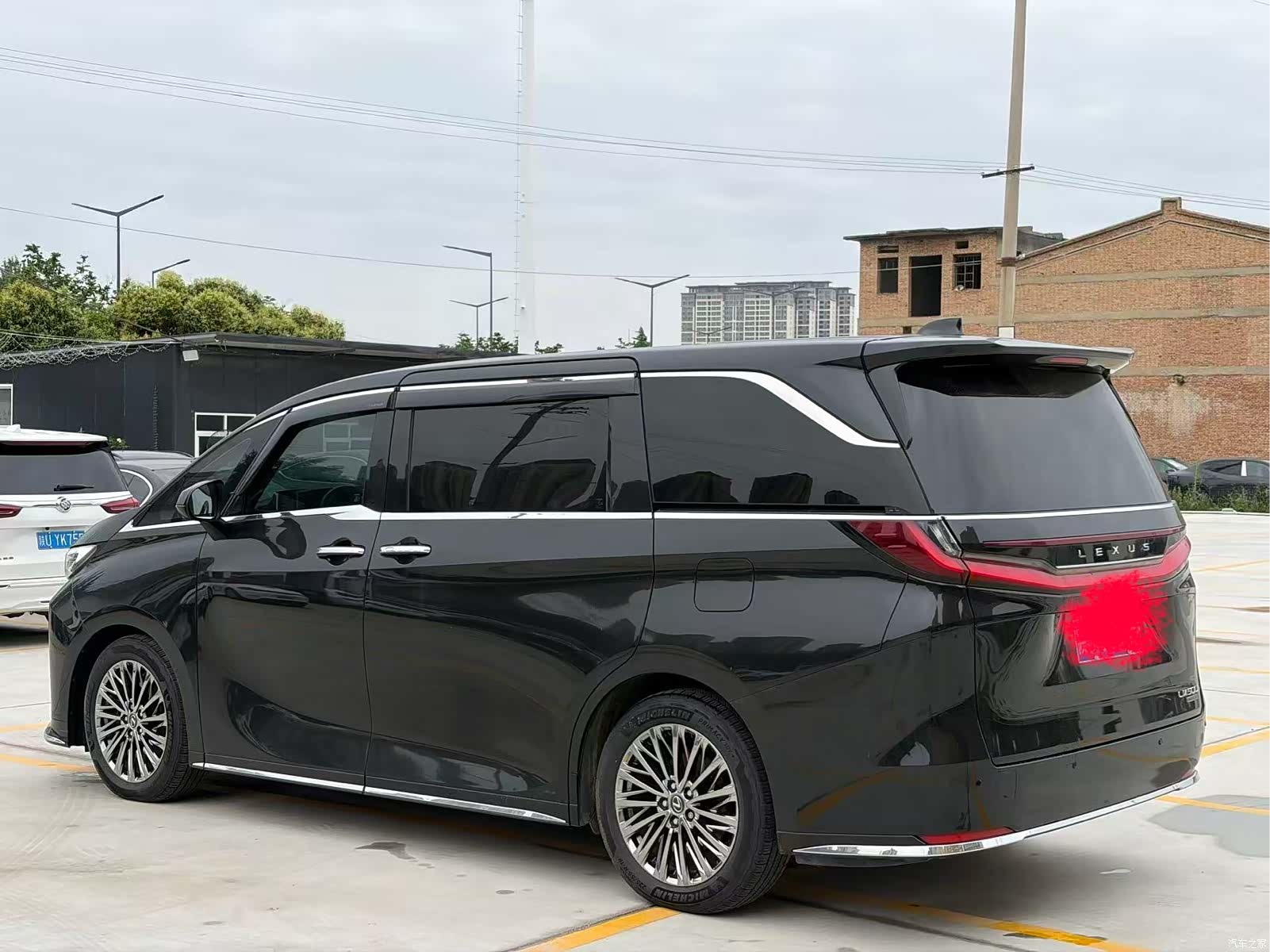 Lexus LM, 2025 24