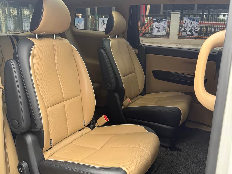 Kia Carnival 2016, фото 11