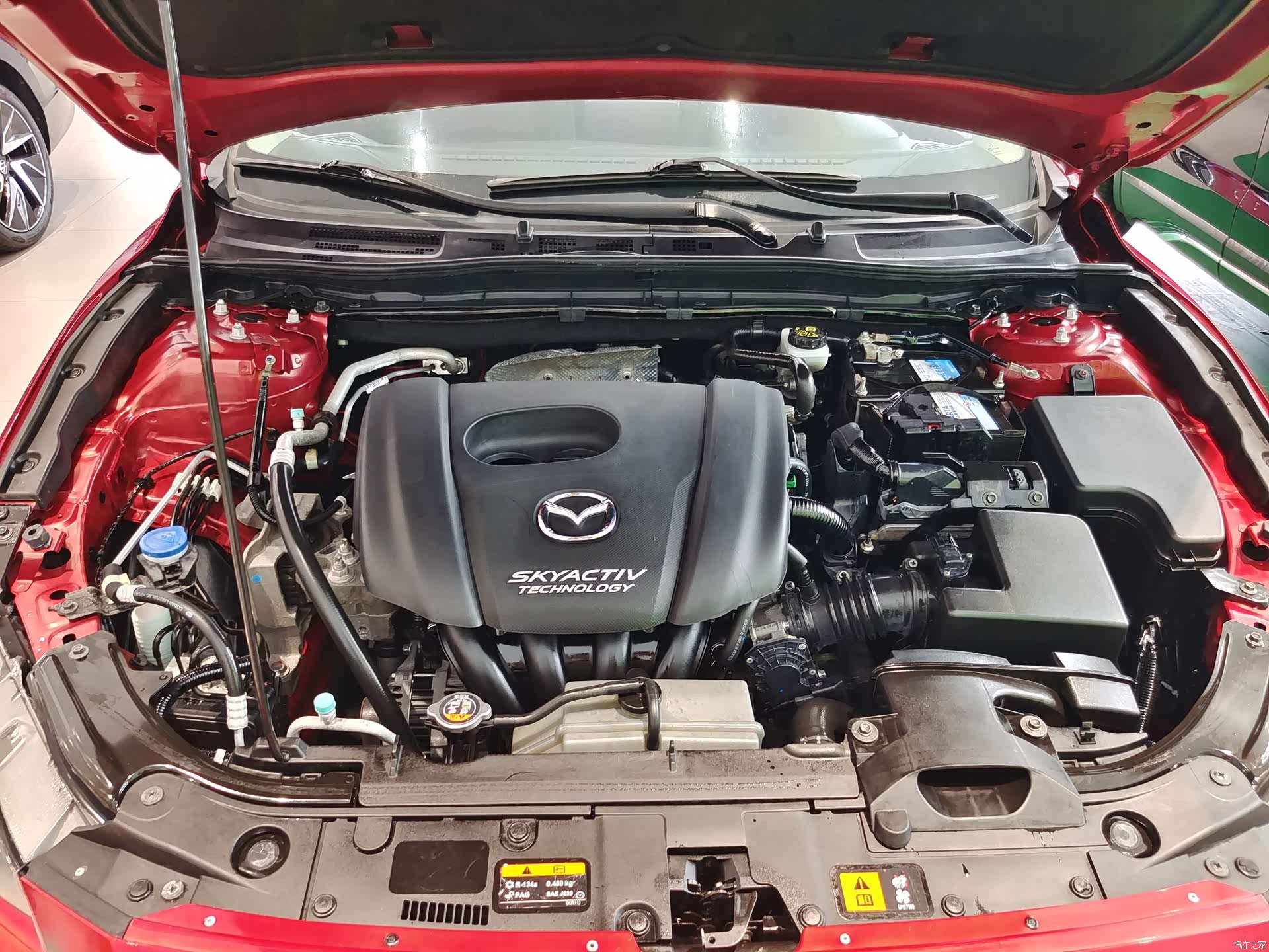 Mazda Mazda3, 2015 6
