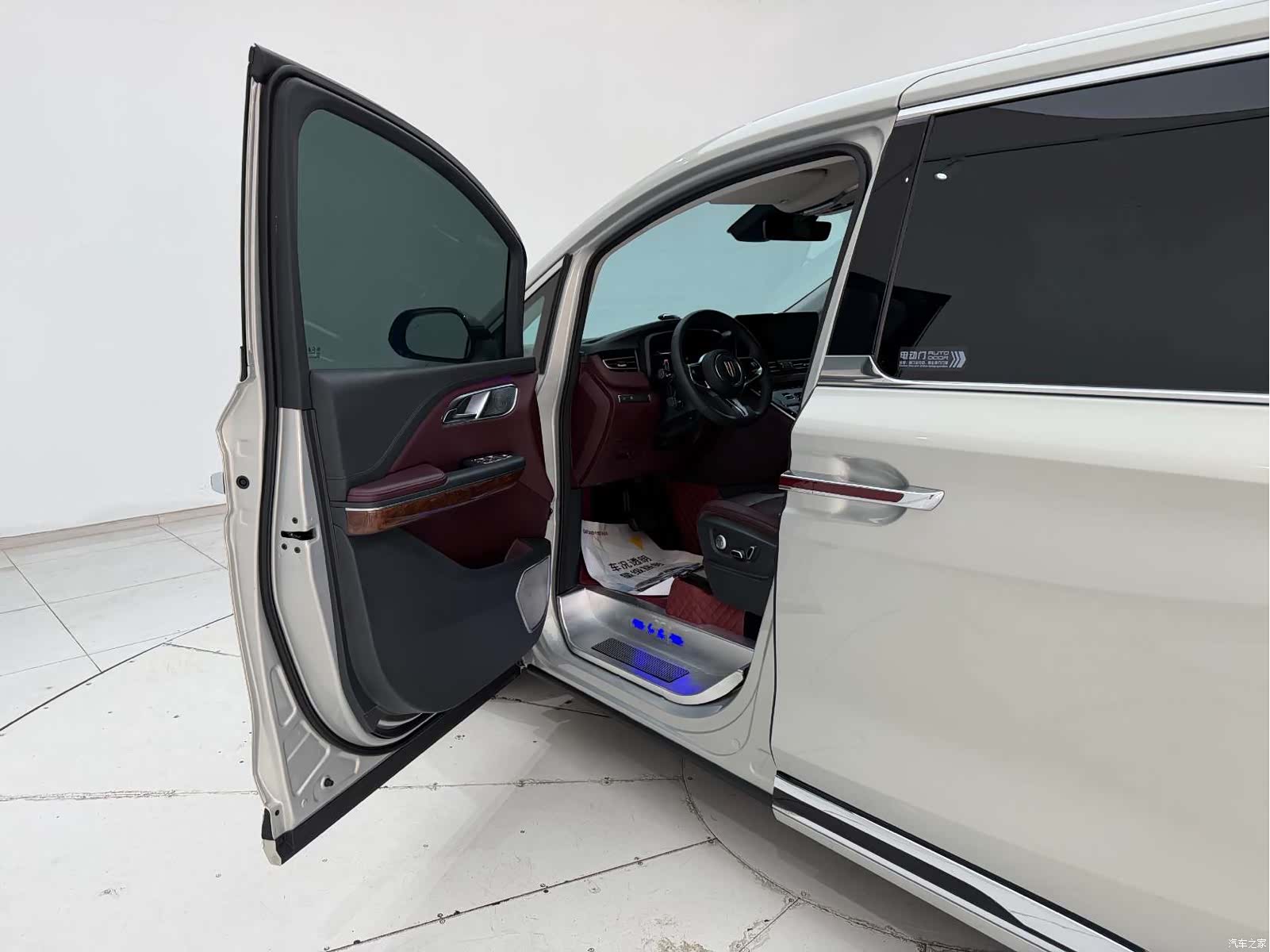 Hongqi HQ9, 2023 13