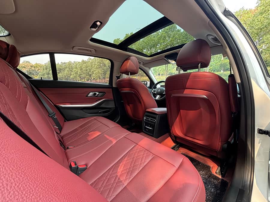 BMW 3 Series 2023, фото 10