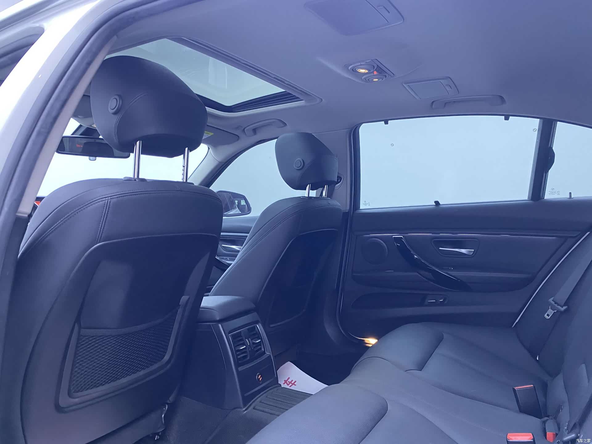 BMW 3 Series, 2018 все фото