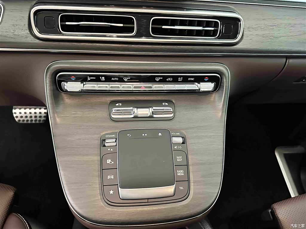 Mercedes-Benz V-Class, 2025 13