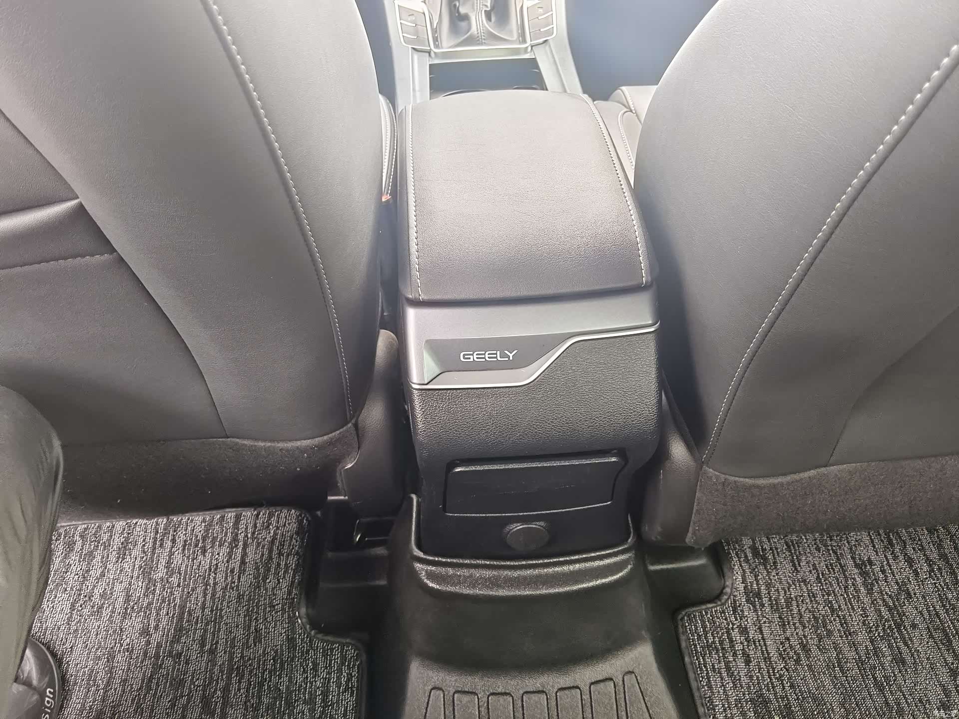 Geely Emgrand, 2020 10