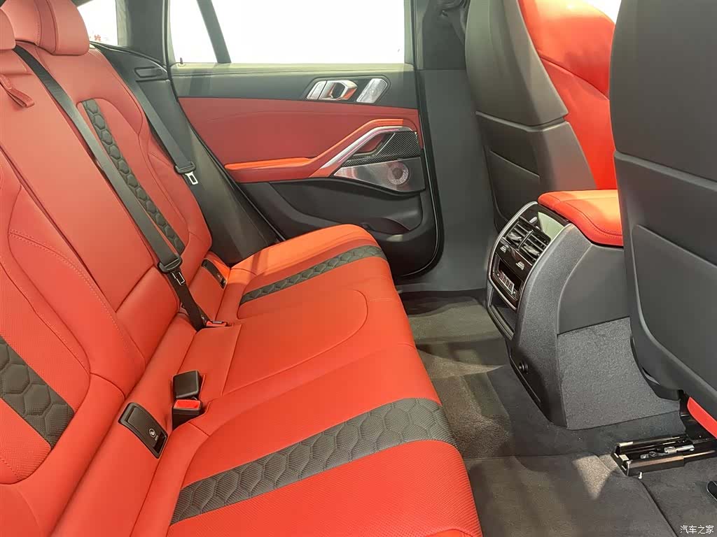 BMW X6, 2025 11