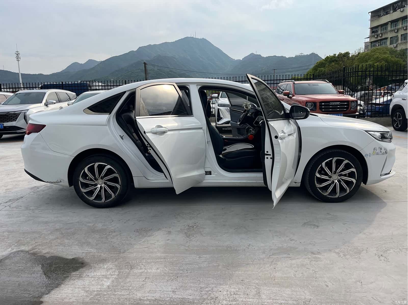 Geely Emgrand, 2021 12