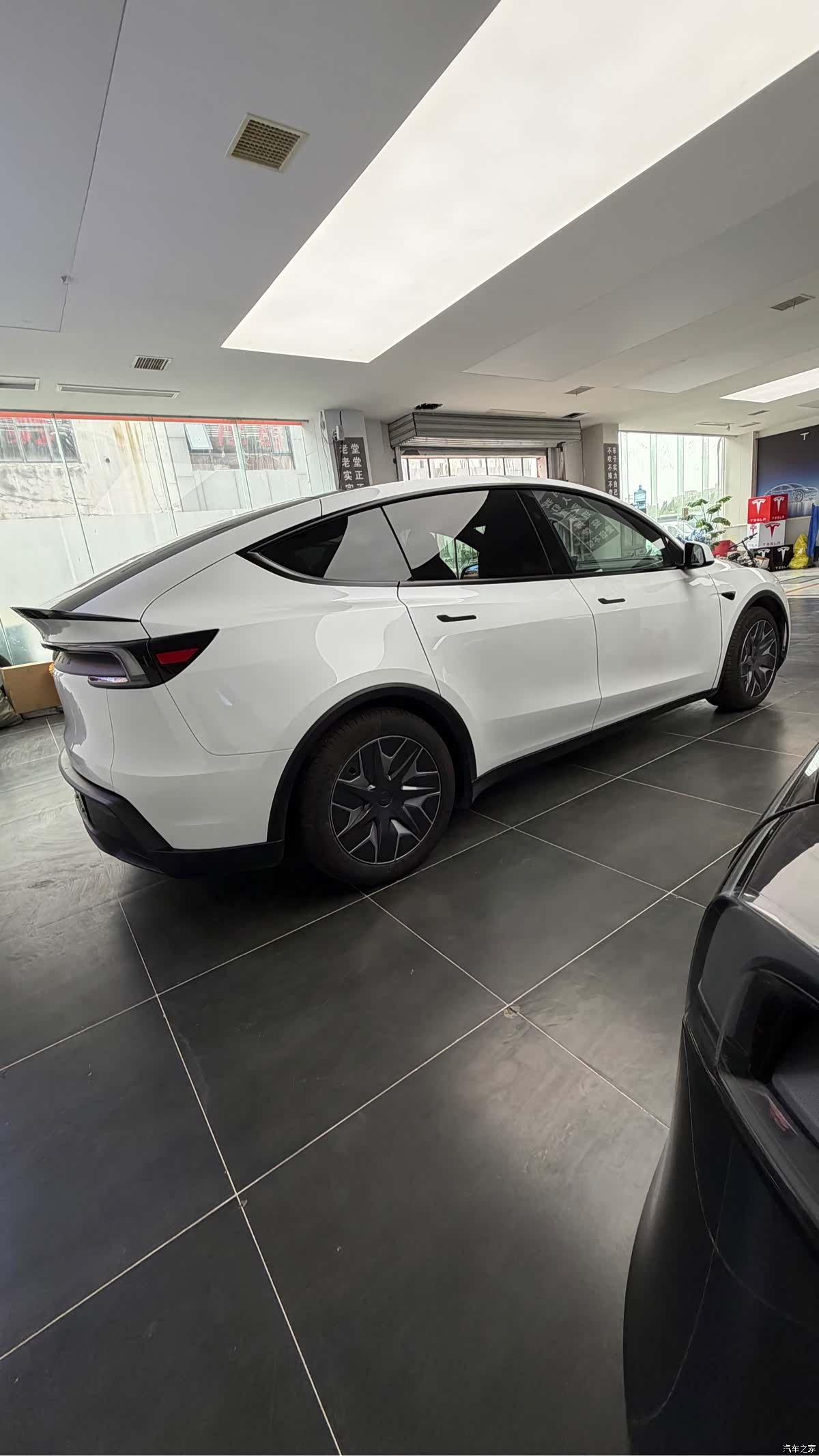 Tesla Model Y, 2026 3