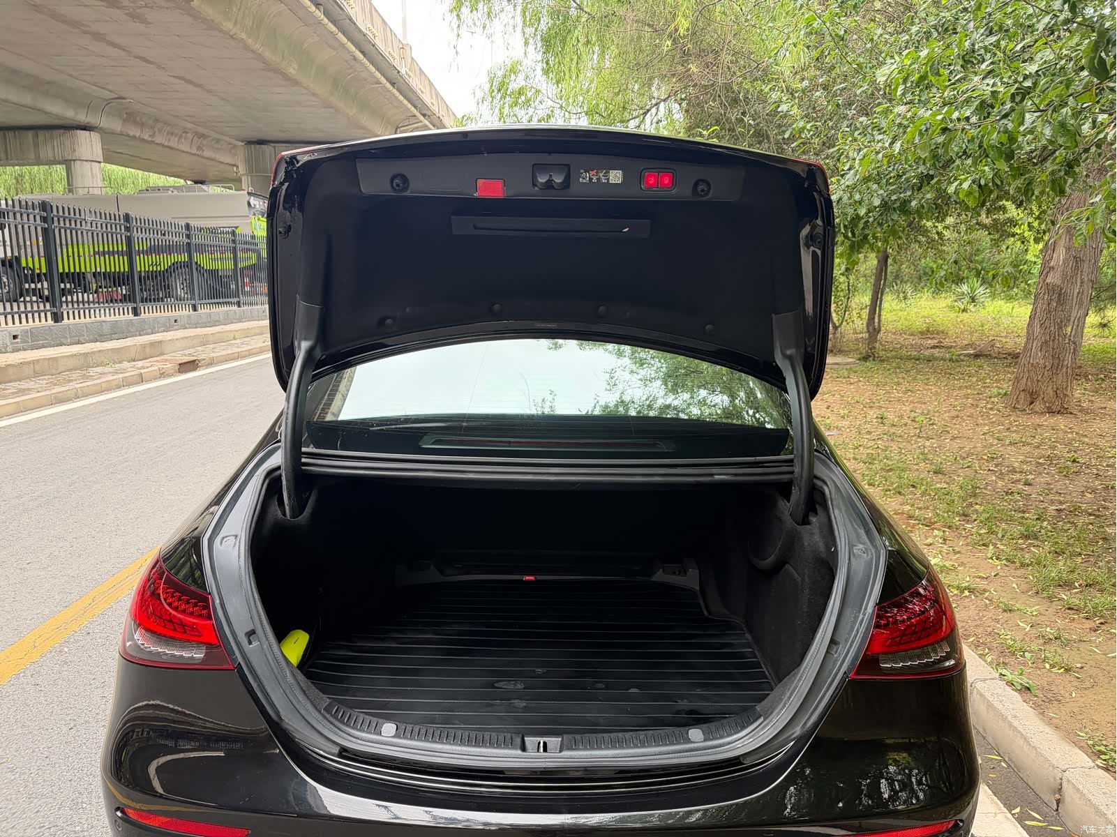 Mercedes-Benz E-Class, 2023 12