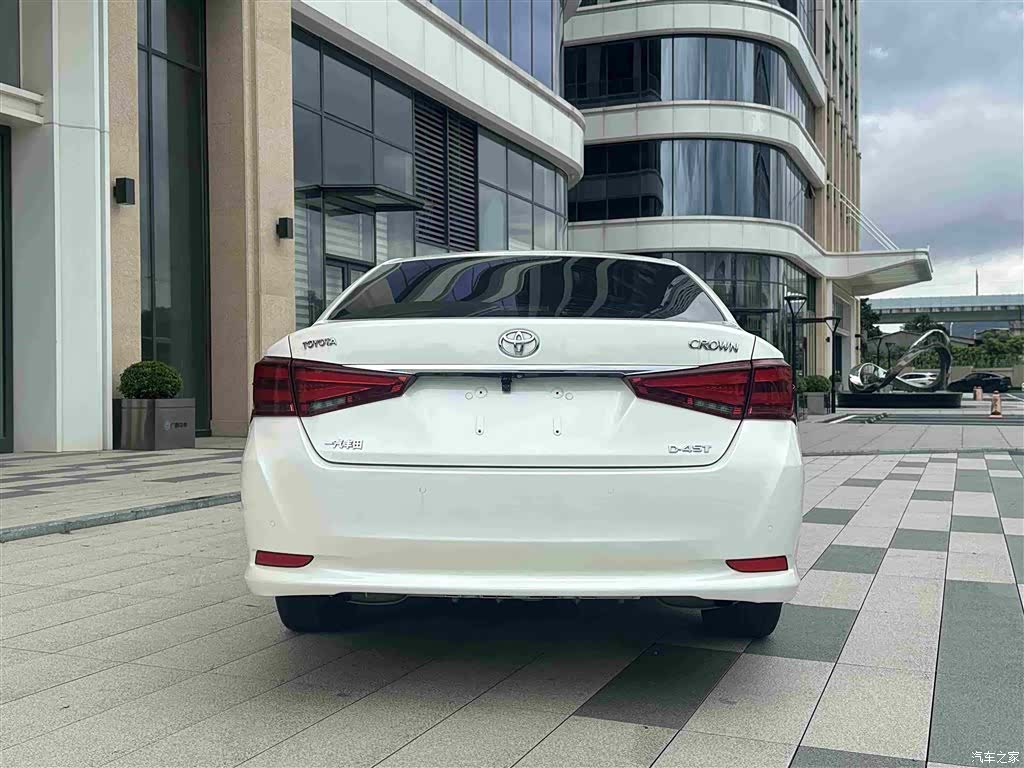 Toyota Crown, 2017 6