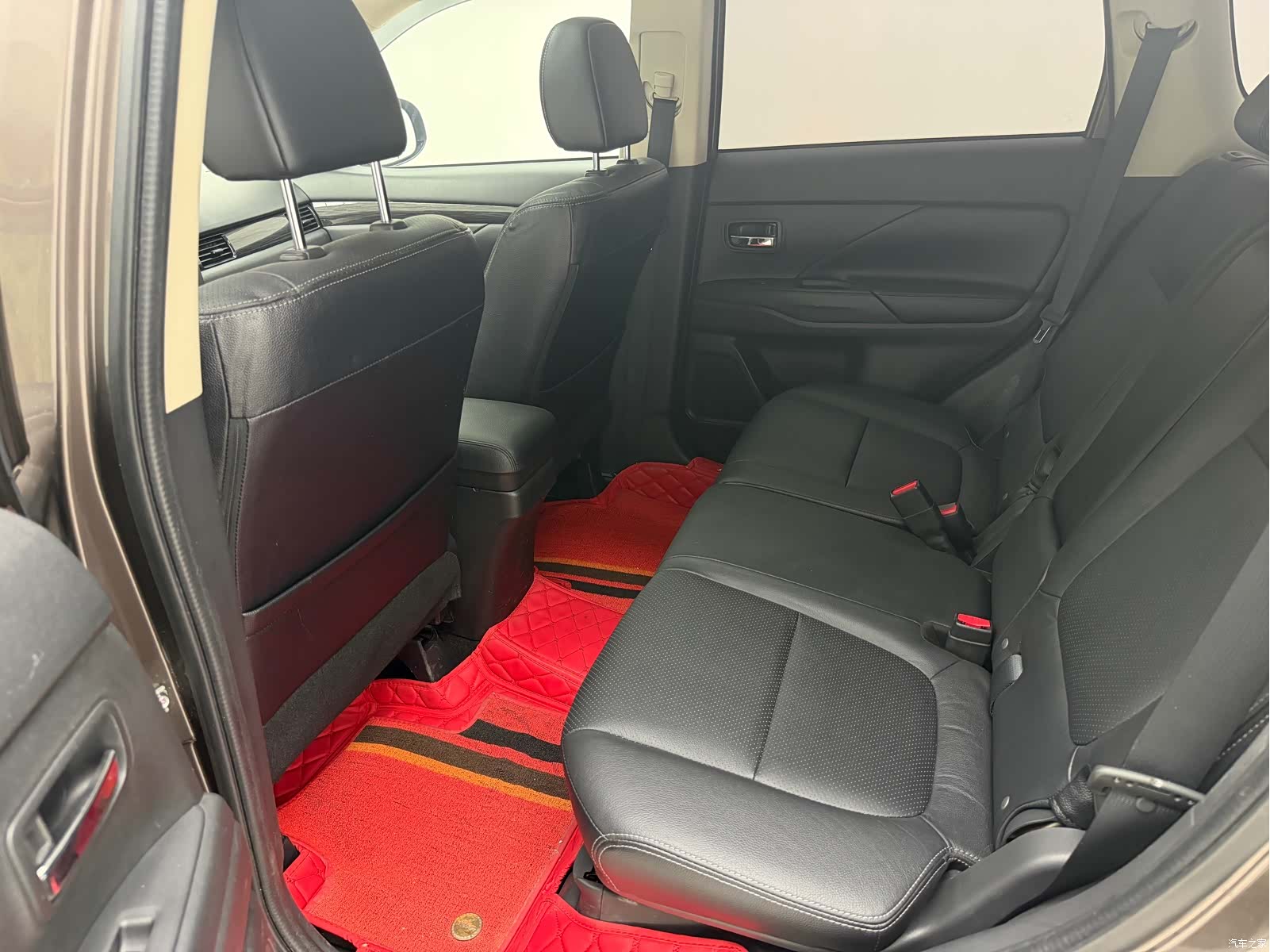 Mitsubishi Outlander, 2016 9