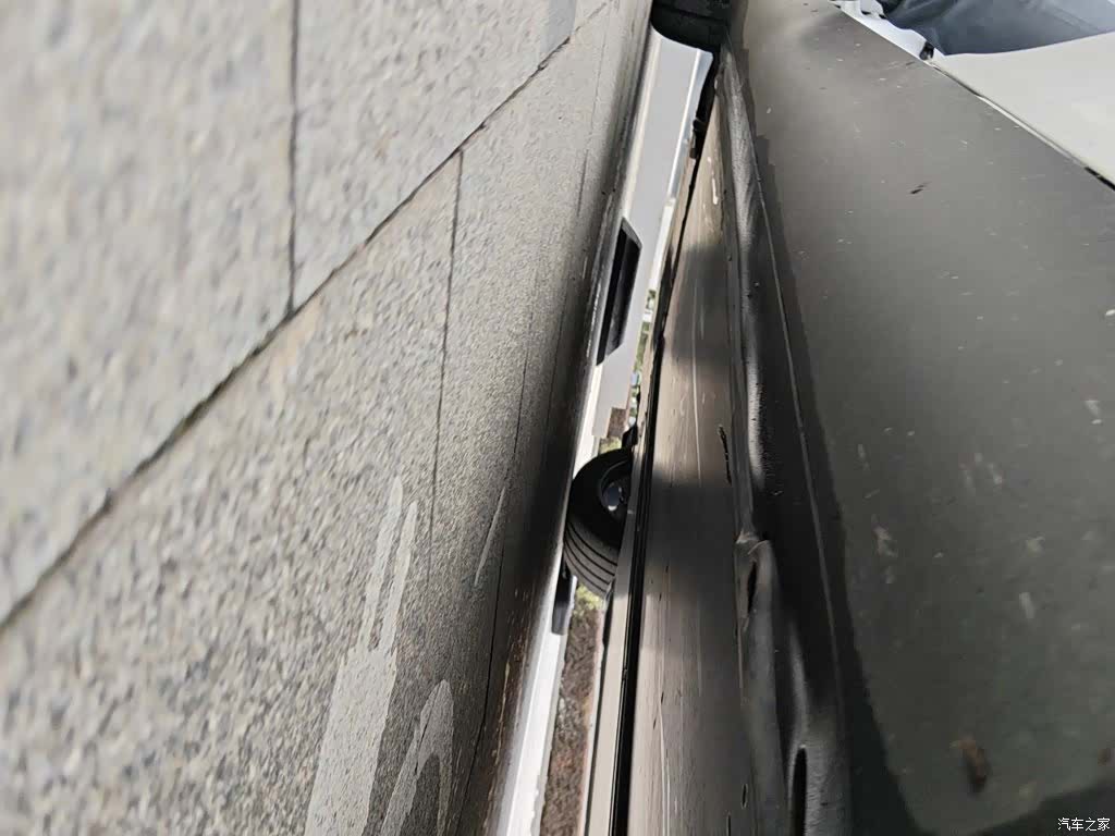 Tesla Model Y, 2024 18