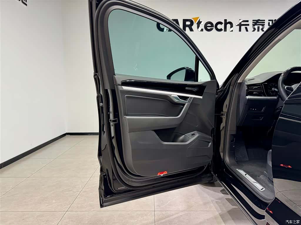 Volkswagen Touareg, 2023 17