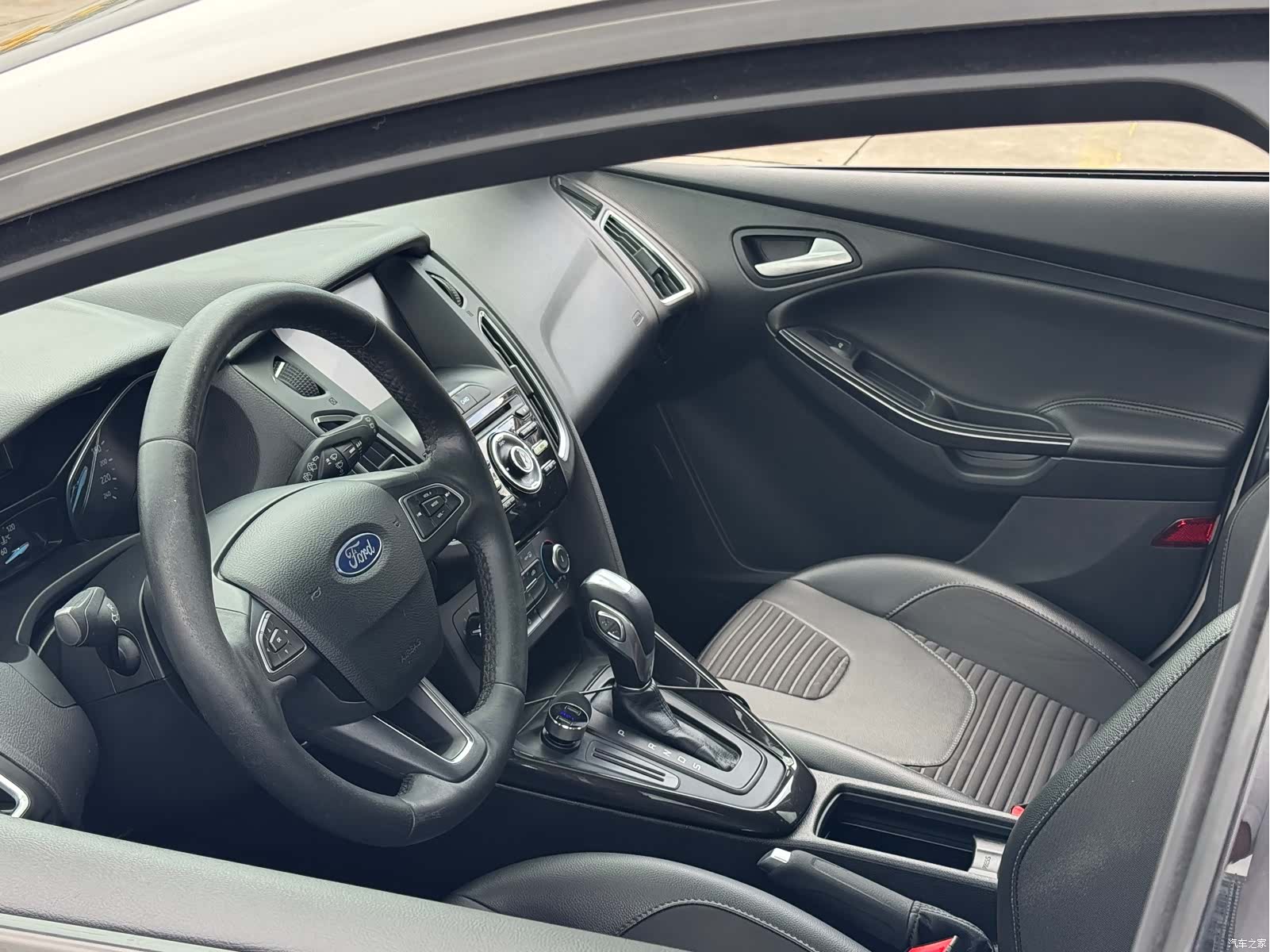 Ford Focus, 2019 11
