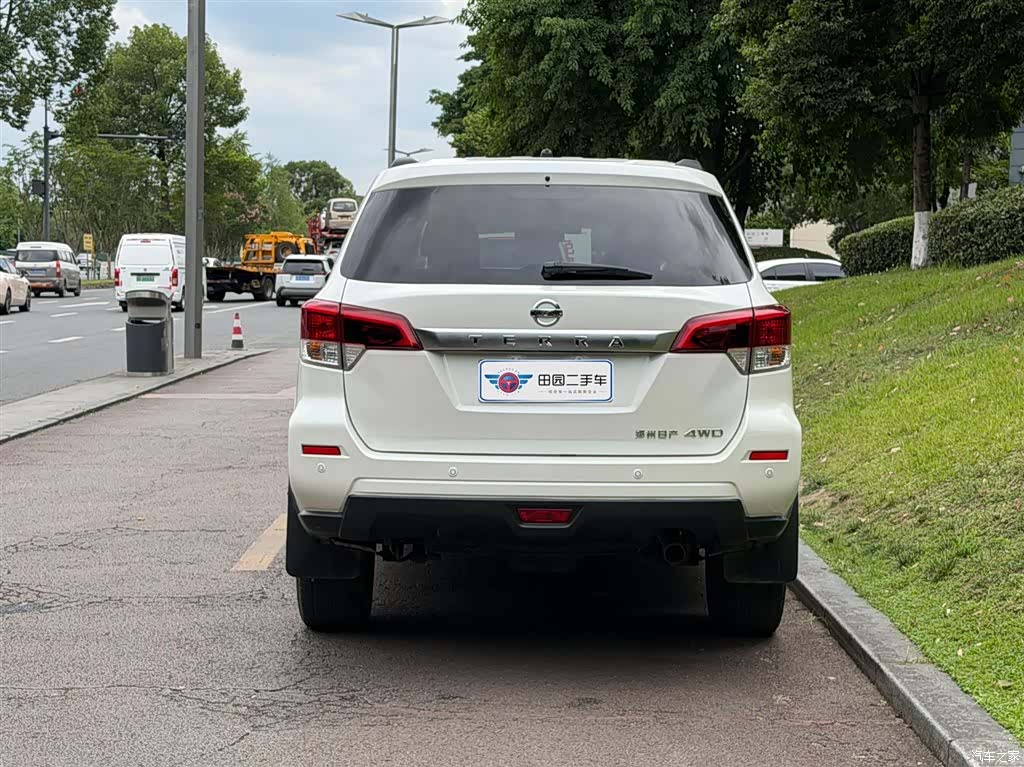 Nissan Terra, 2022 все фото