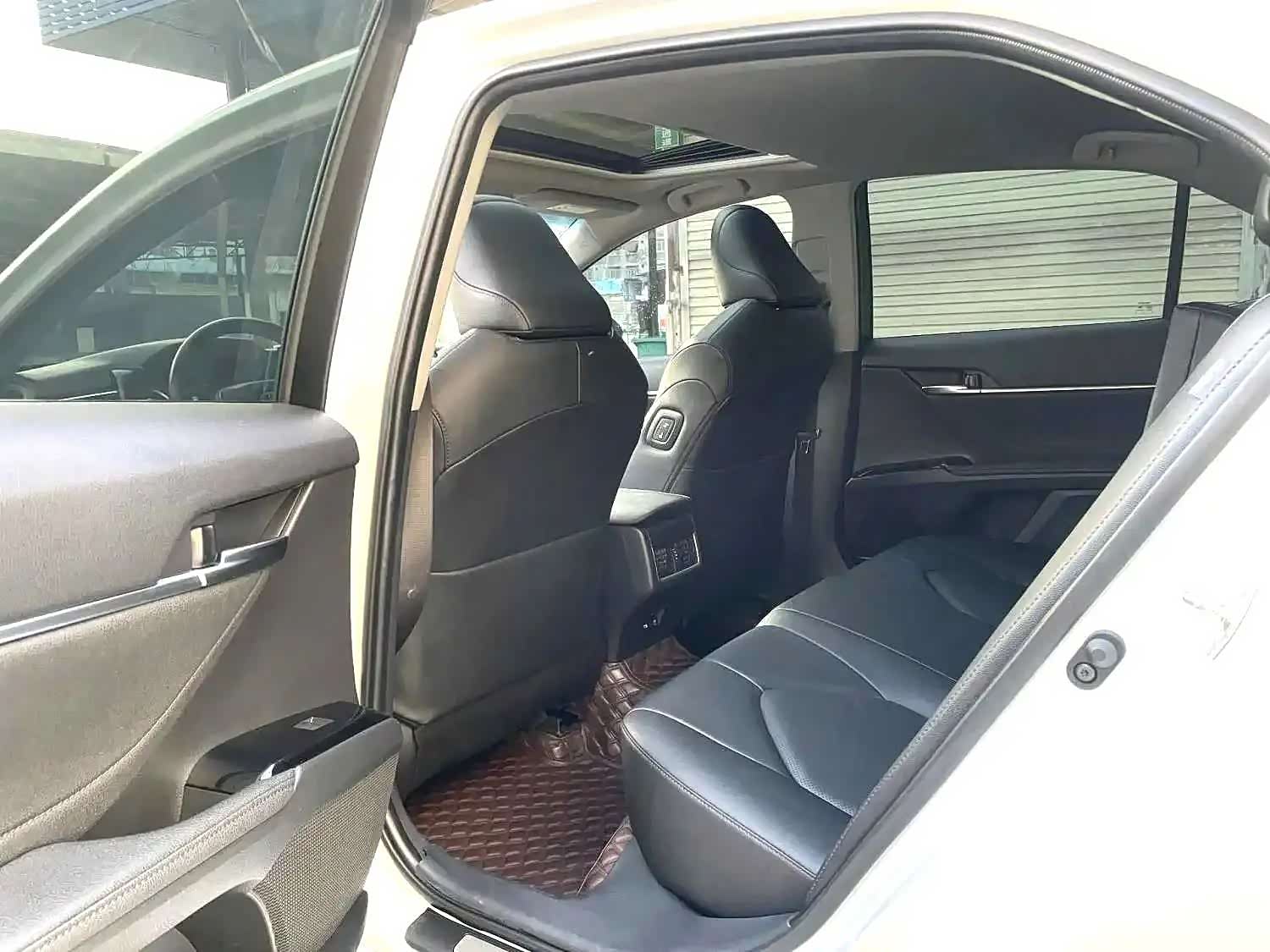 Toyota Camry, 2023 10