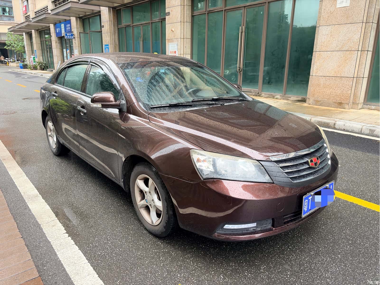 Geely Emgrand, 2013 3