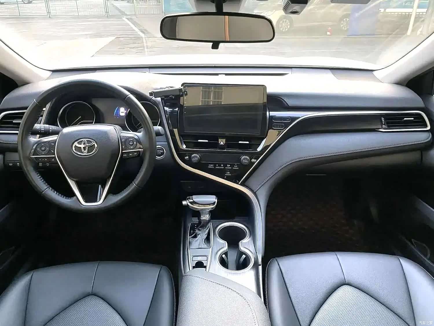 Toyota Camry, 2023 13