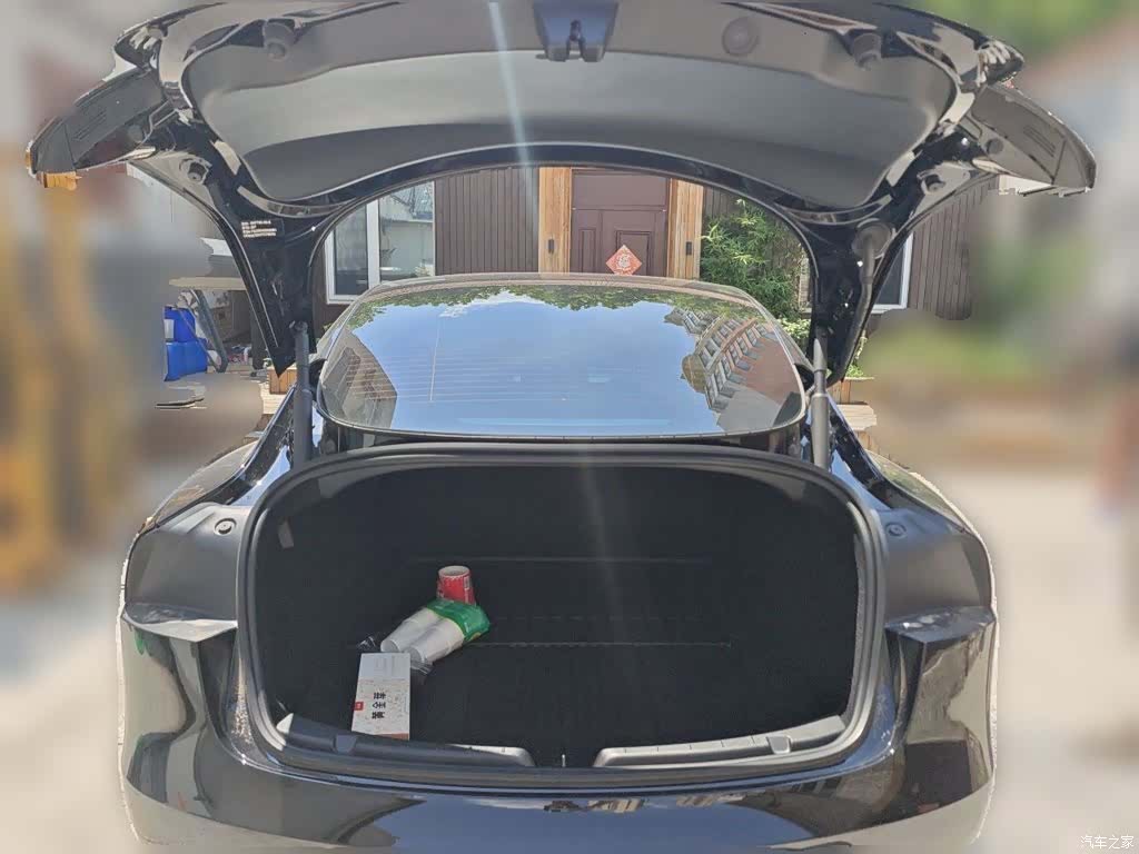 Tesla Model 3, 2026 15
