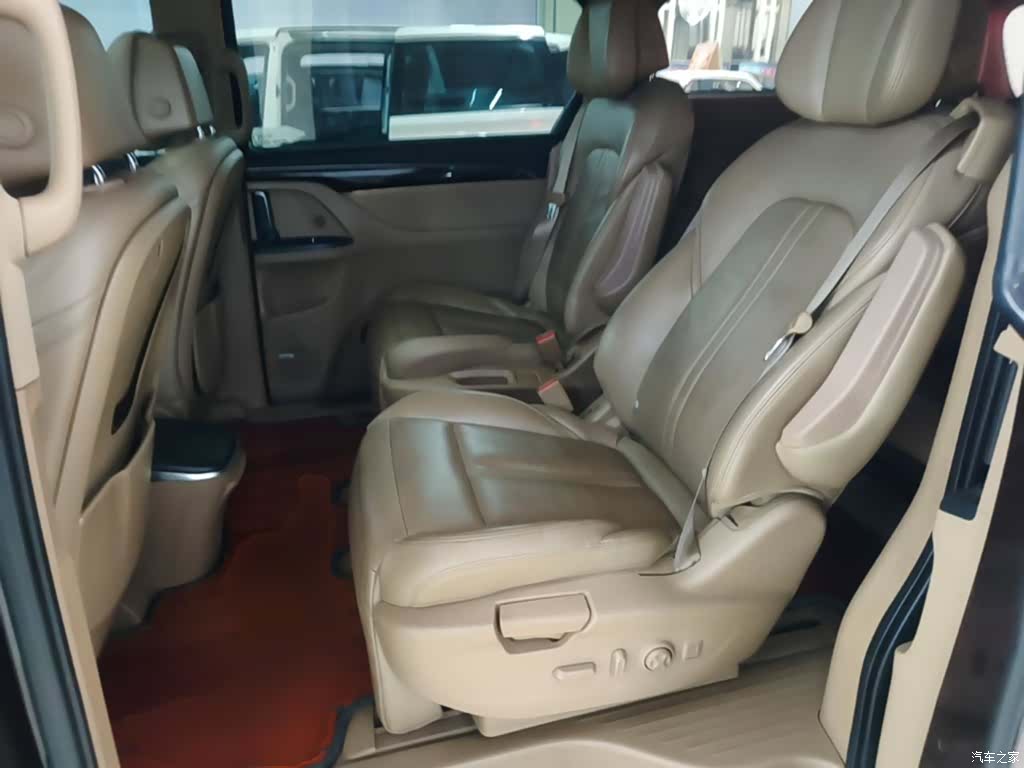 Buick GL8, 2018 17