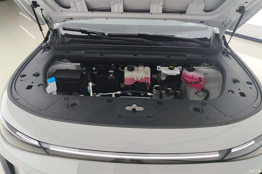Leapmotor C10, 2025 10