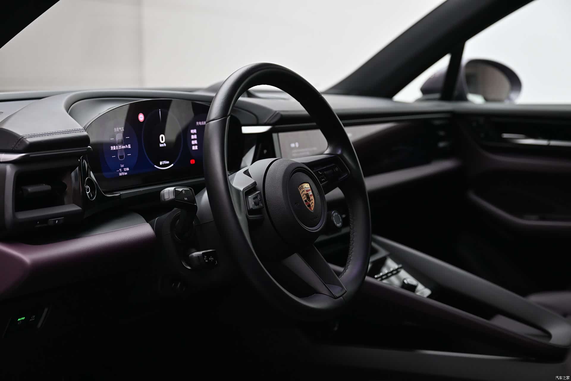 Porsche Macan, 2025 8