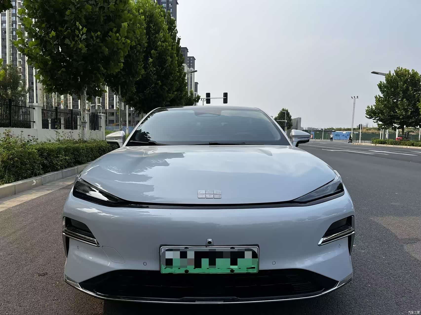 Geely 8, 2025 2