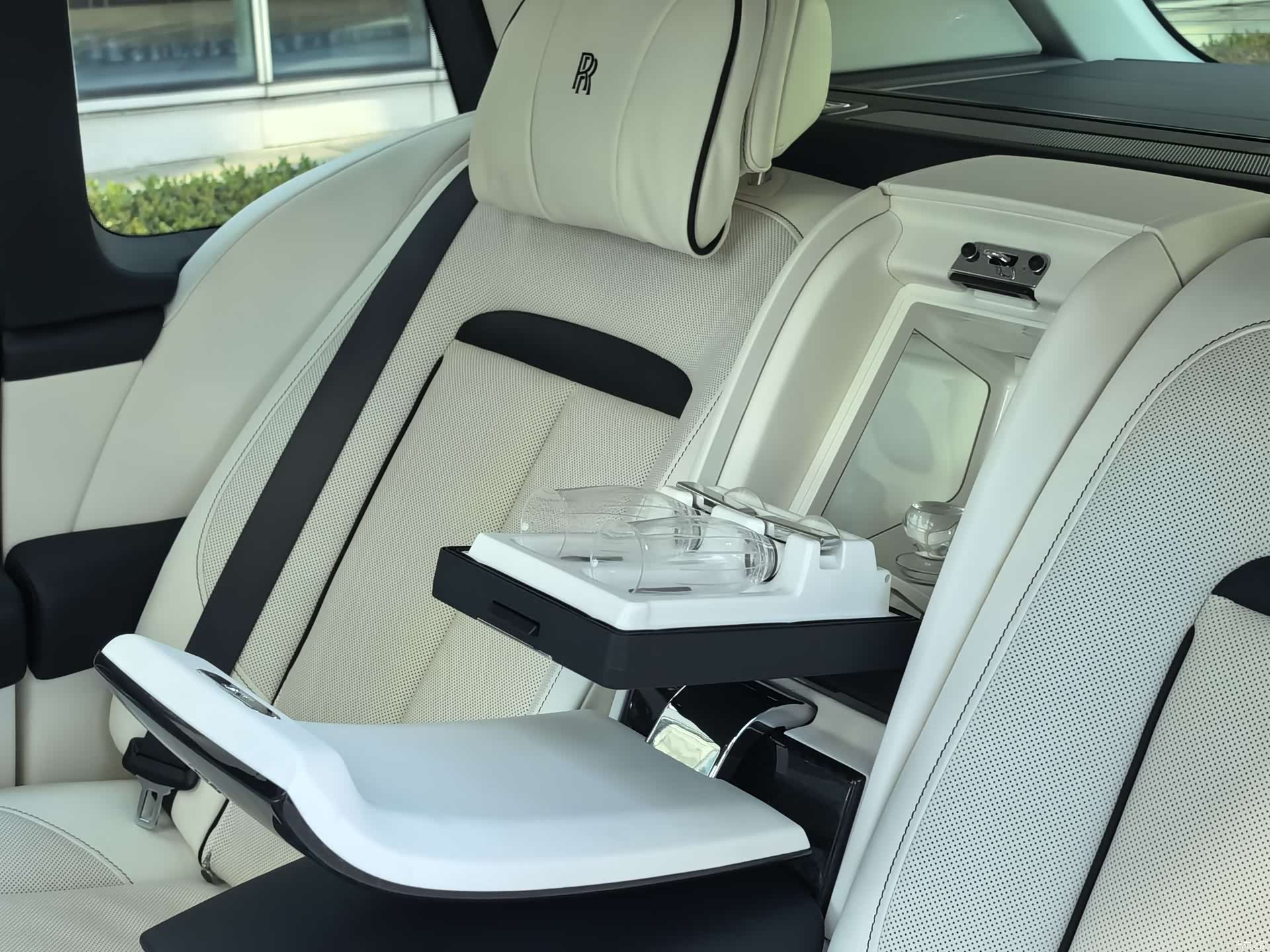 Rolls-Royce Cullinan, 2022 38