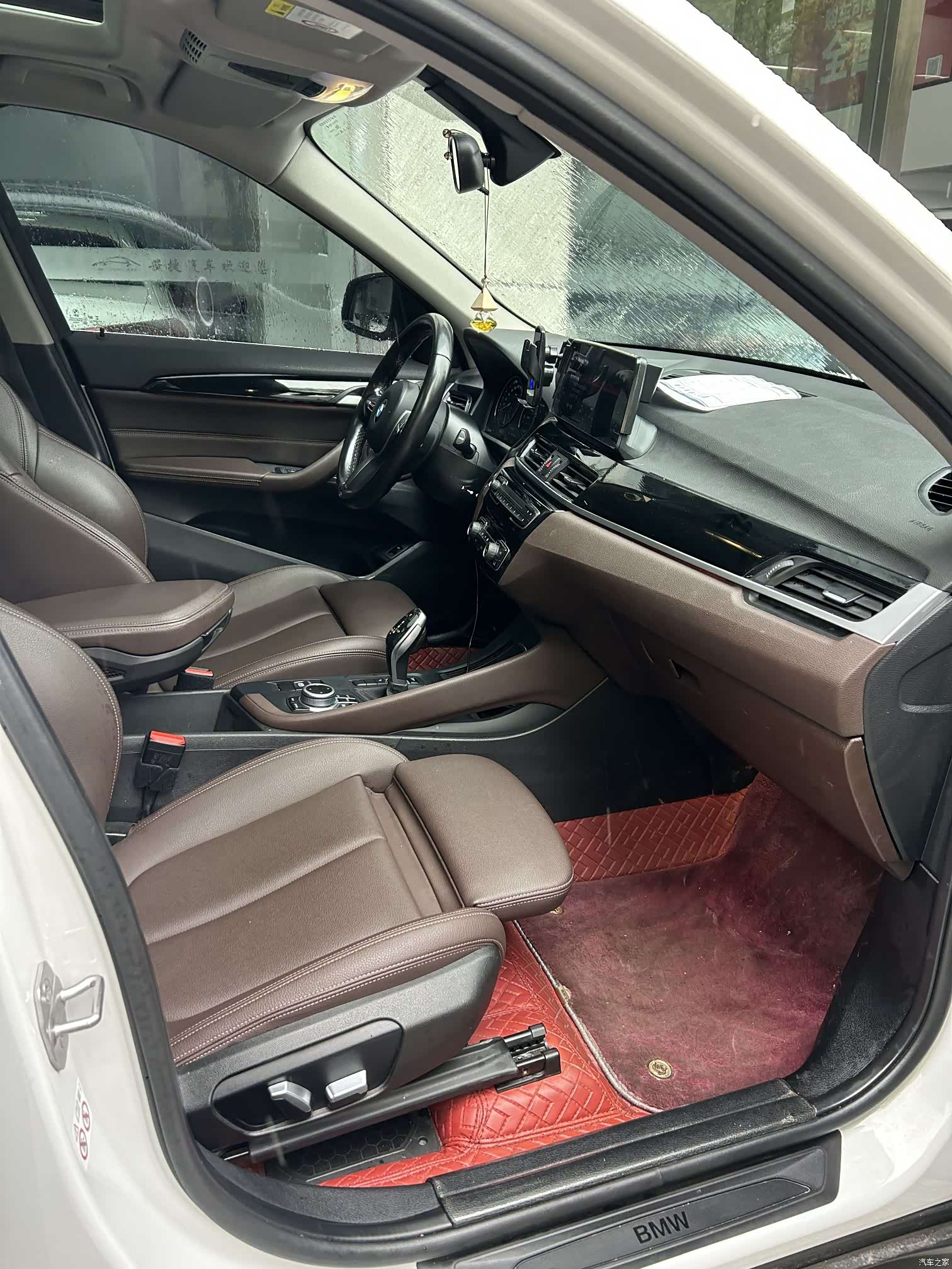 BMW X1, 2022 все фото