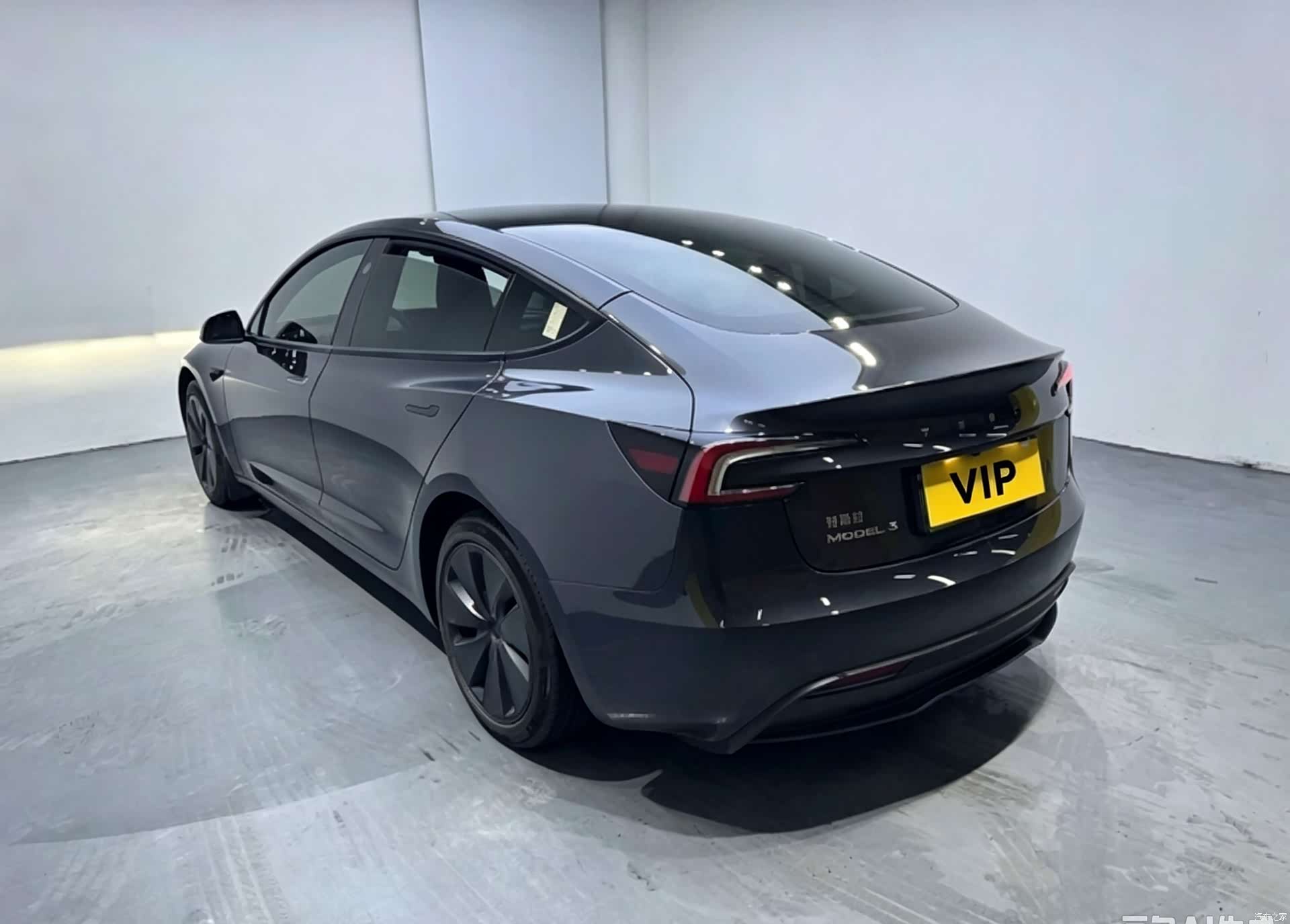 Tesla Model 3, 2024 4