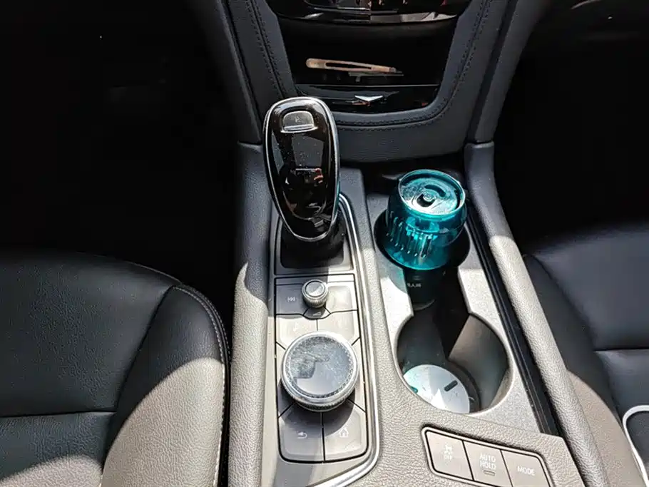 Cadillac XT6