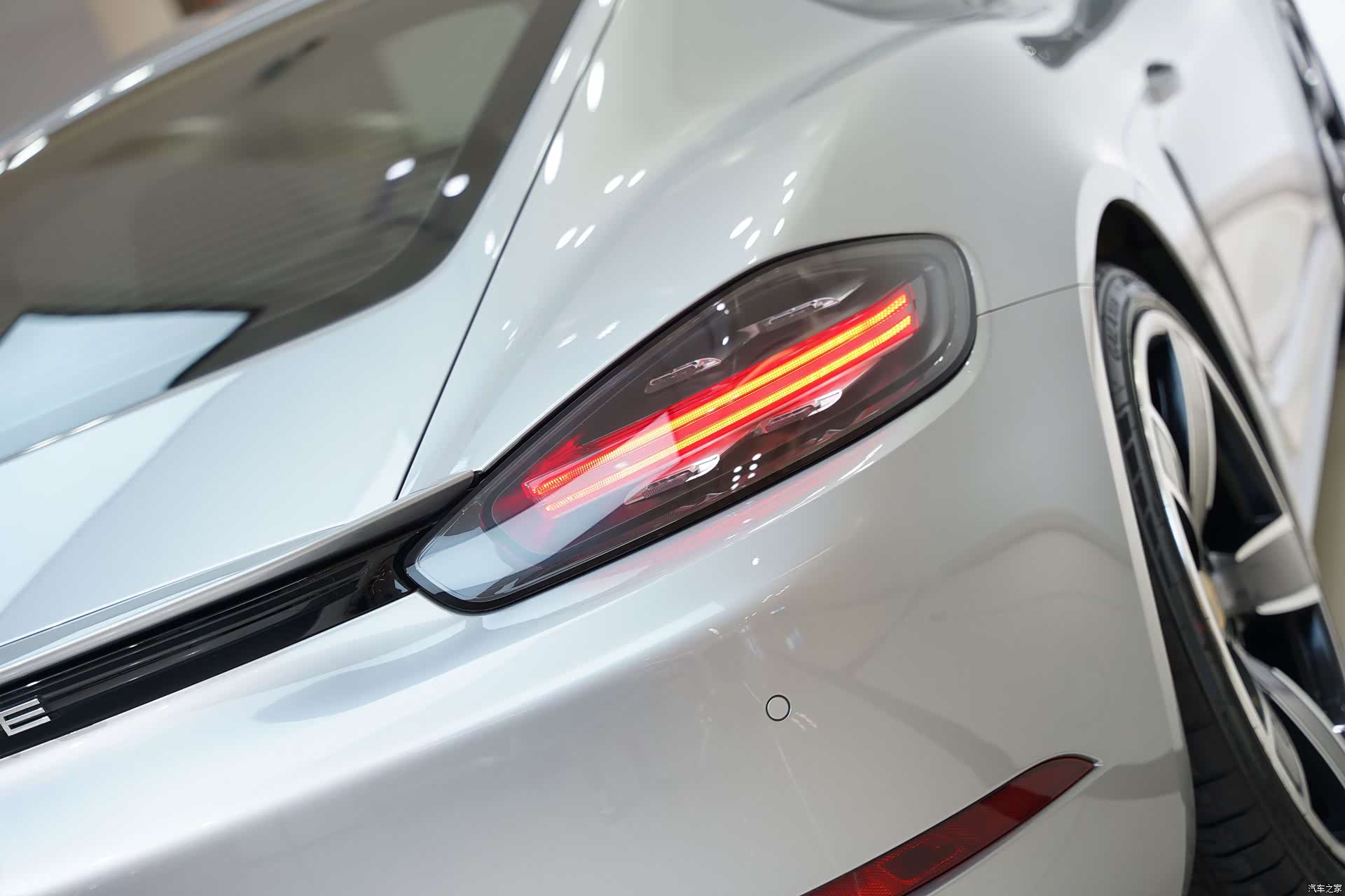 Porsche Cayman, 2019 11