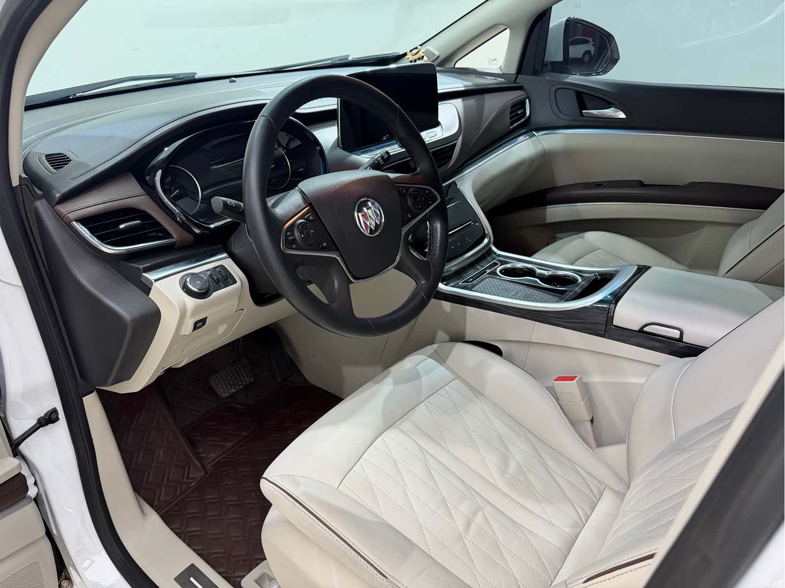 Buick GL8, 2022 4
