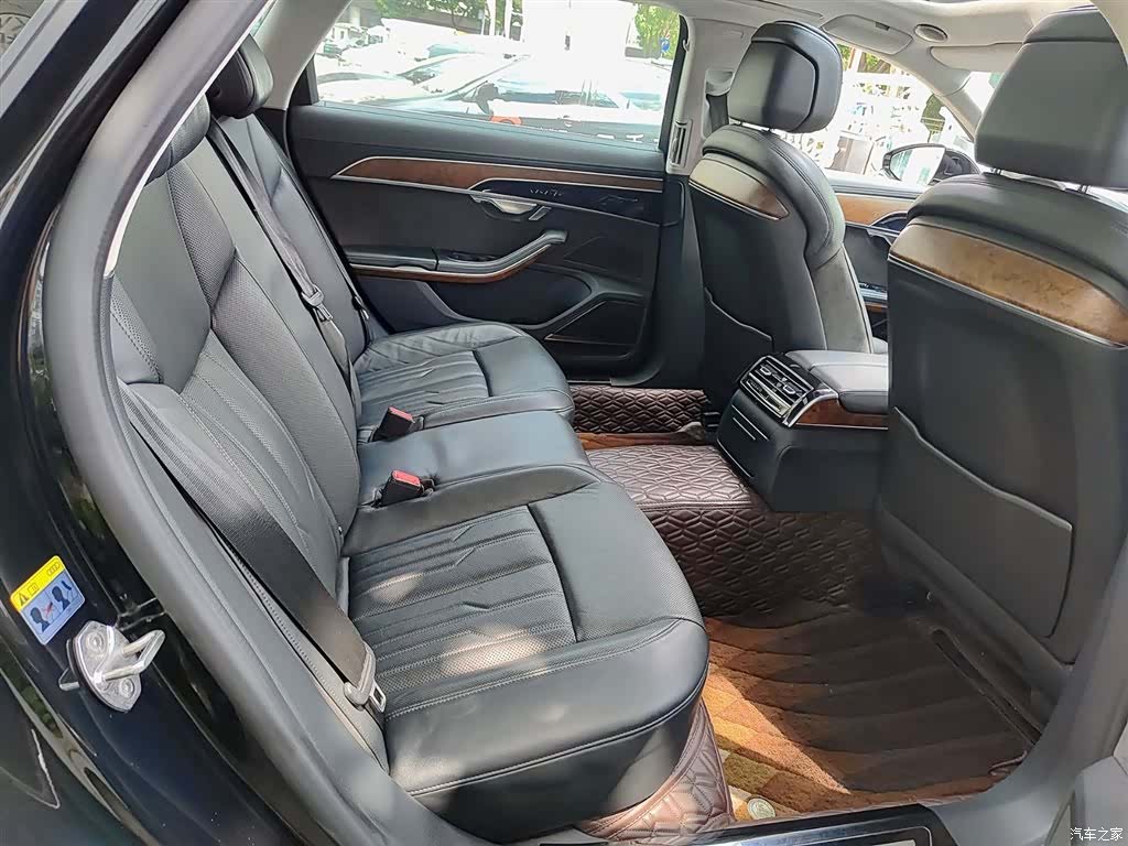 Audi A8L, 2019 11