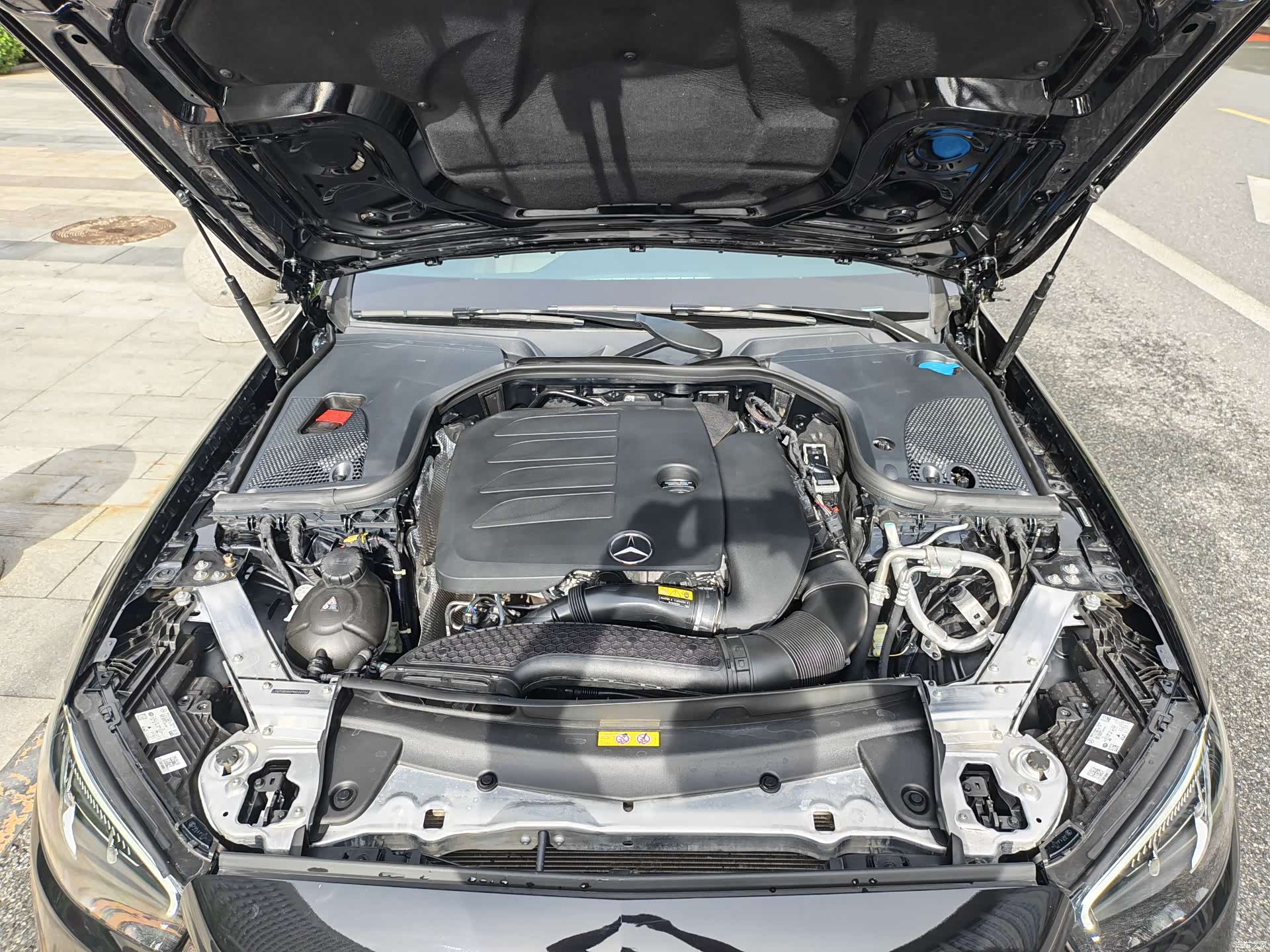 Mercedes-Benz E-Class, 2023 19