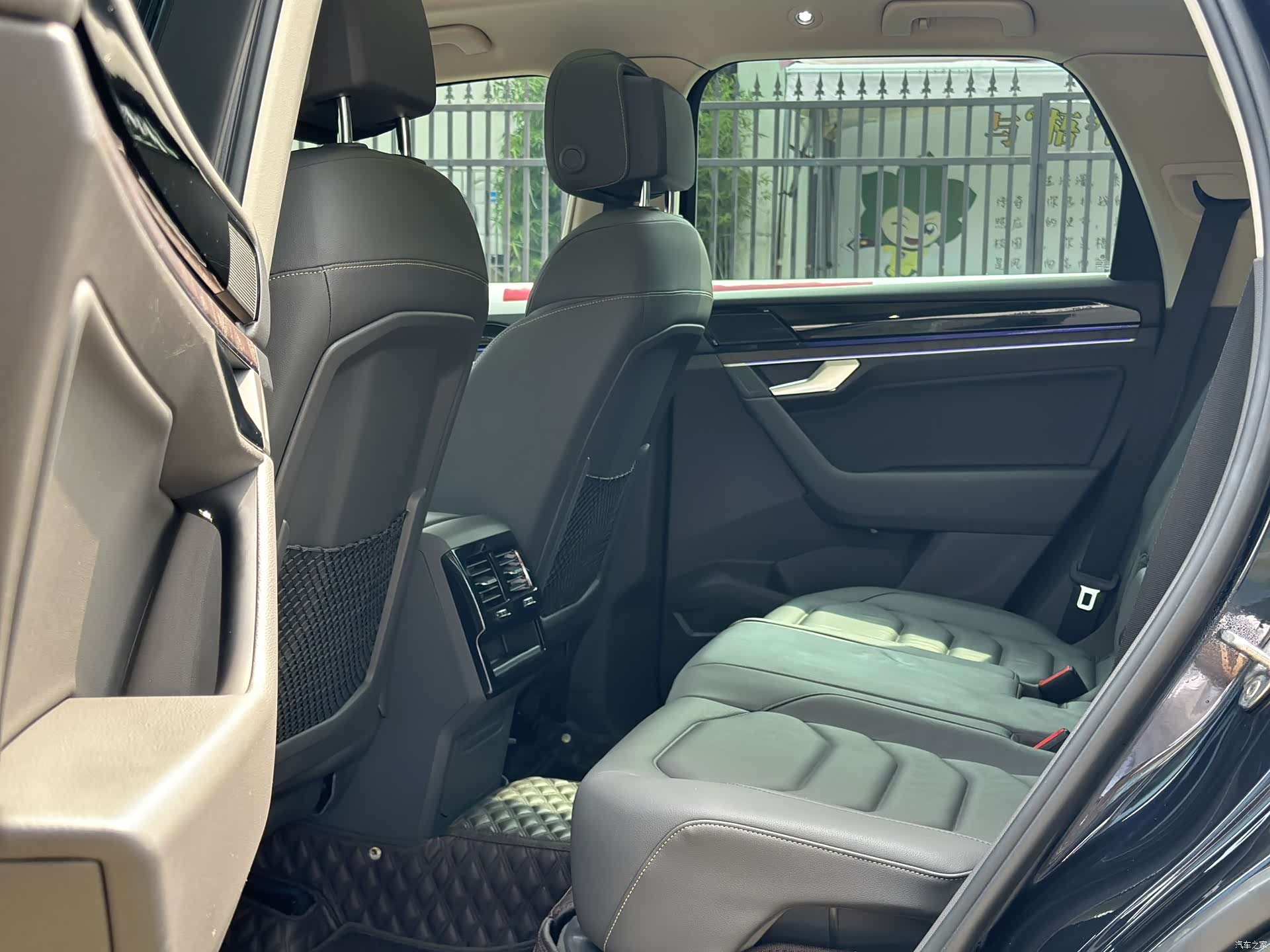 Volkswagen Touareg, 2021 все фото