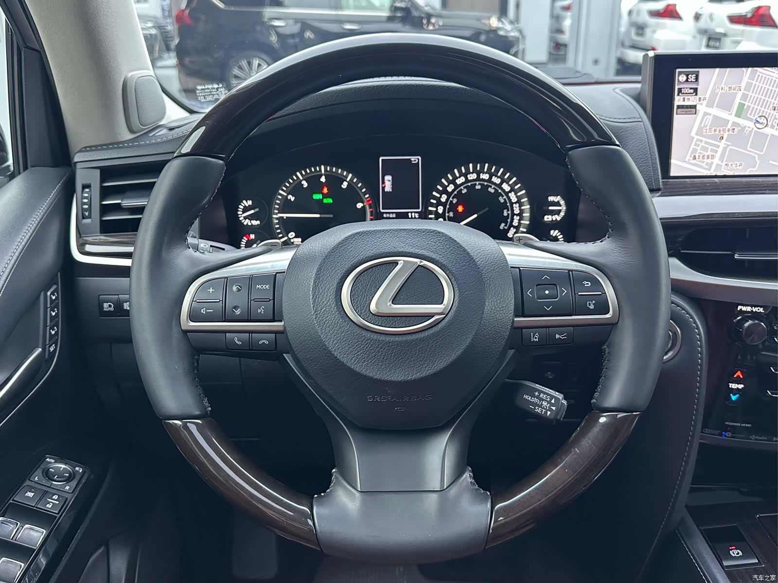 Lexus LX, 2020 7